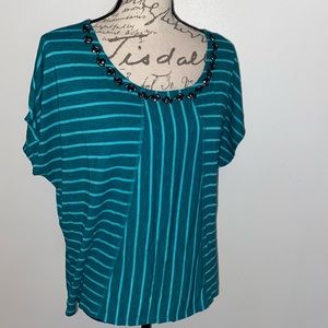 💙💚Ruby Rd Neck Accent Top💚💙